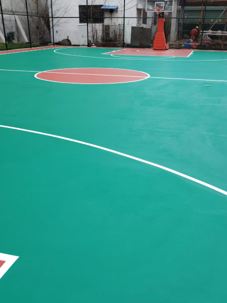 灵宝 球场长期使用易出现地面开裂
